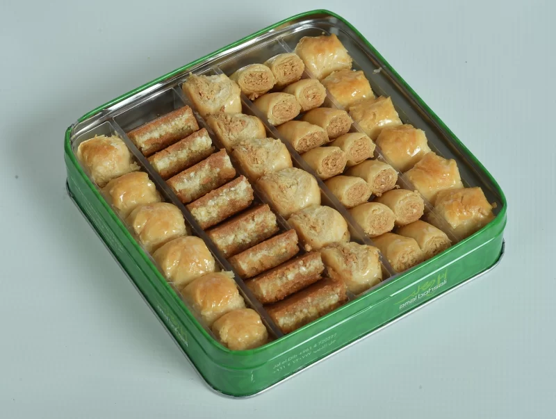 Mix Baklawa (Asabaa + Kol w Shkor + Baklawa Pieces with Pistachio )